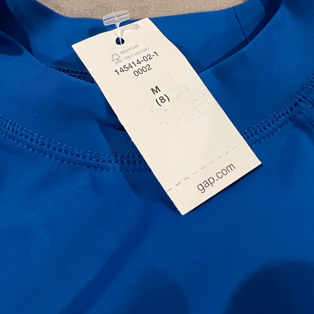 NWT Boys Gap long sleeve Rashguard. - Picture 4 of 4